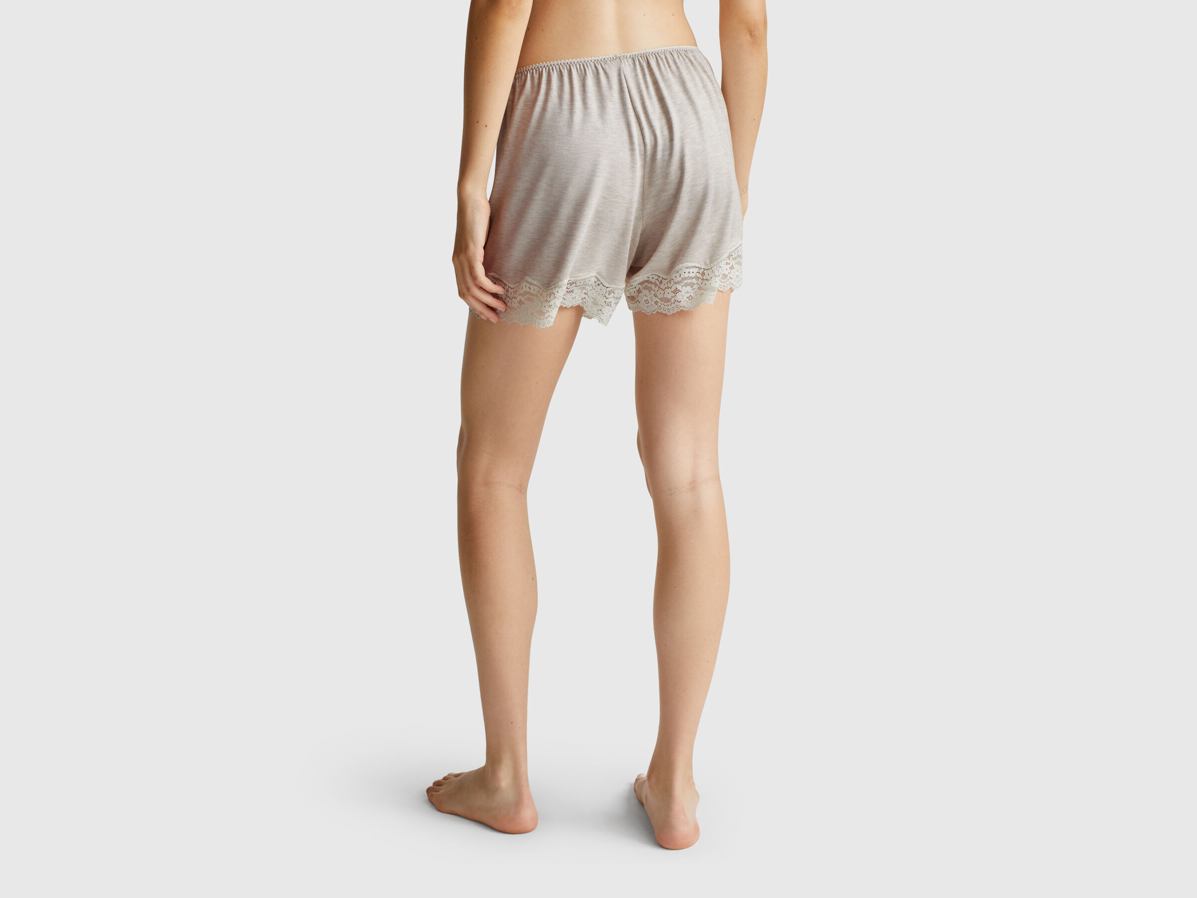 SHORTS Women image number 2